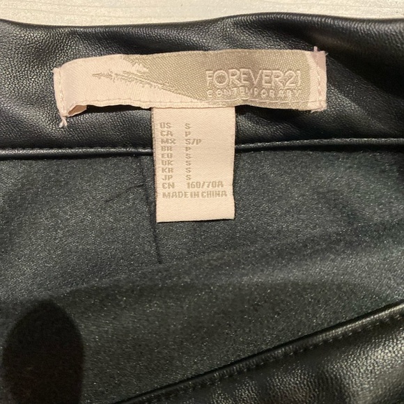 Forever 21 high waisted leather pencil skirt S - Picture 4 of 4
